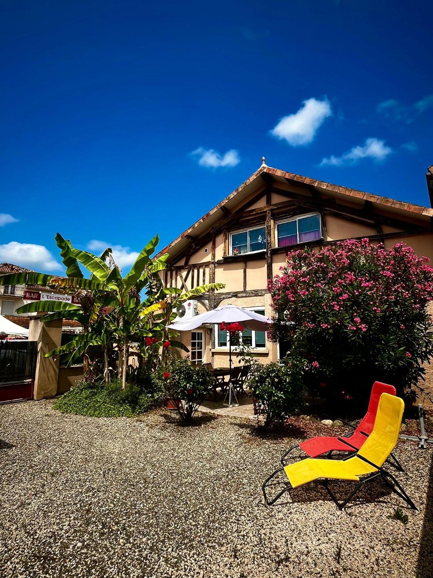Meuble 3 Etoiles Dans Un Petit Village Du Gers Villecomtal-Sur-Arros Exterior photo